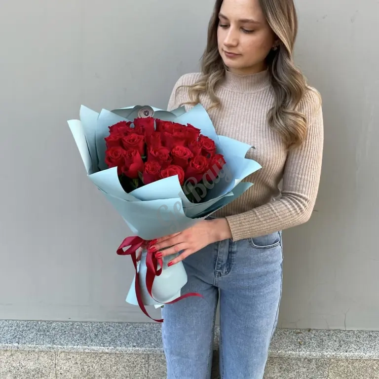 Букет из 25 красных роз